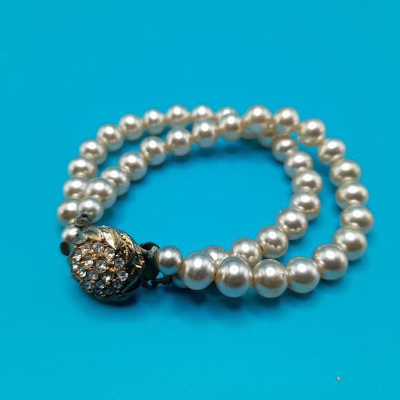 Vintage Glass Pearl Bracelet, Rhinestone Clasp, 1950s Jewelry - Picture 2 of 10